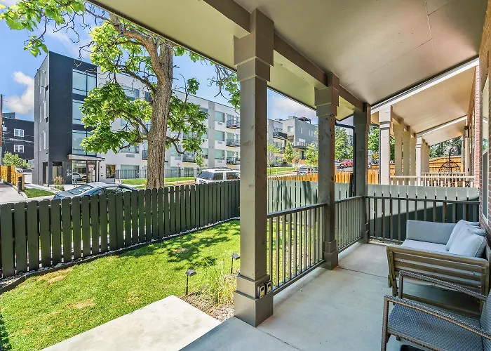Stunning 3Bd 3.5 Ba - 10 Min To Downtown! Garage!